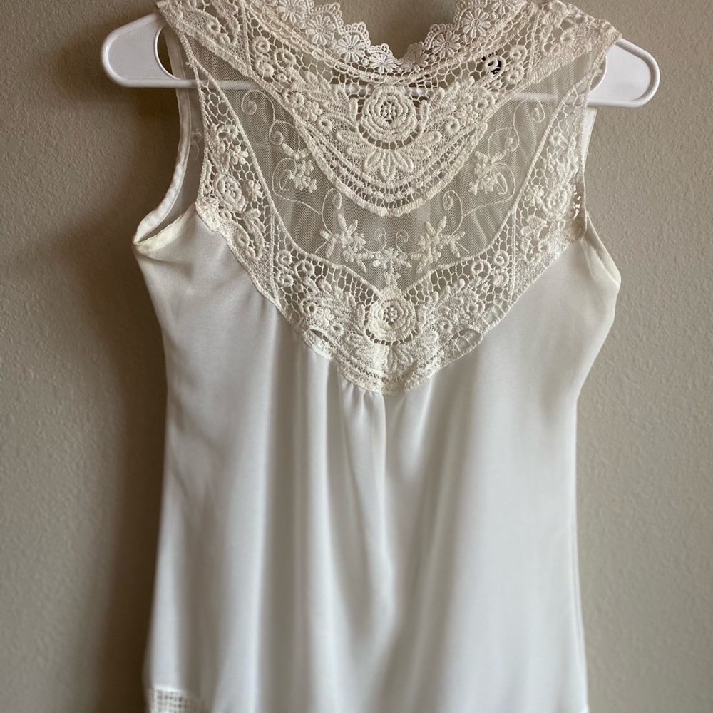 Chaulai White Lace Embroidered Sleeveless High Neck Blouse M Sheer Lightweight